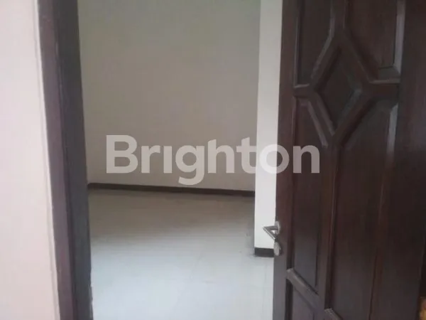 image RUMAH 2 LANTAI DI MEDOKAN ASRI BARAT (5)