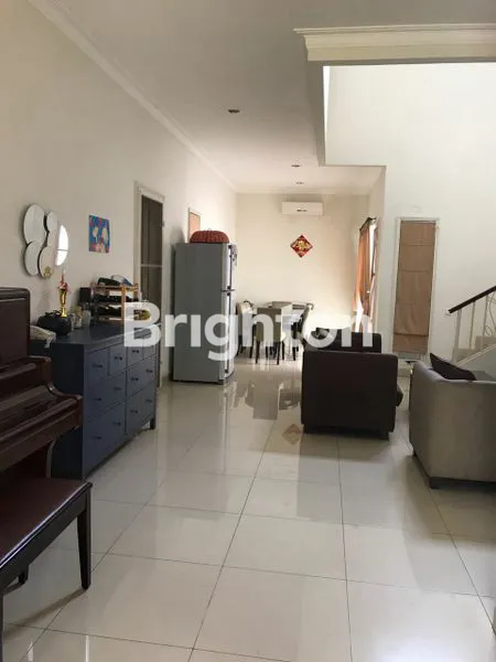 image RUMAH SIAP HUNI KAWASAN GRISEA THE SPRINGS GADING SERPONG TANGERANG (5)