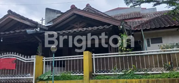 RUMAH 2 LANTAI HOOK LUAS STRATEGIS SELANGKAH KE TOL