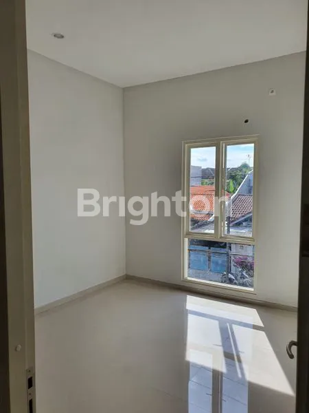 image DUA UNIT RUMAH BARU GRESSDI LEBAK INDAH UTARASURABAYA  (3)
