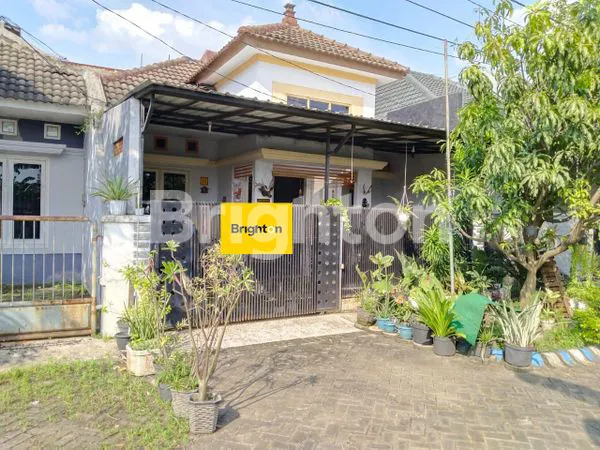 image RUMAH ASRI DI PONDOK TJANDRA INDAH SEMANGKA SIDOARJO DEKAT SPORTCLUB, AKSES TOL TAMBAK SUMUR , BANDARA JUANDA, MERR, SEKOLAH PETRA ACITYA, DEKAT RUNGKUT, PURIMAS, PONDOK CANDRA (1)