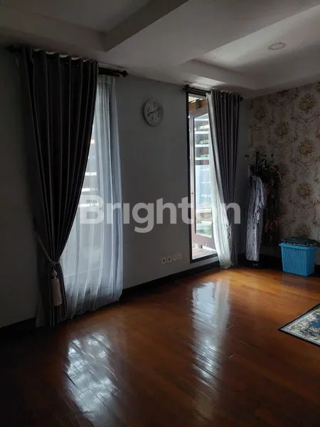 image RUMAH HOOK 2 LANTAI CITRALAND LOKASI DEPAN (8)