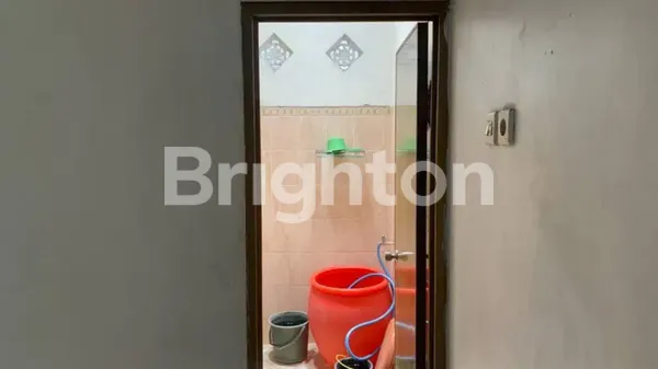 image PONDOK TJANDRA JL. NANAS RUMAH LAMA BISA NEGO BANYAK ROW JALAN TIGA MOBIL PAVING. (6)