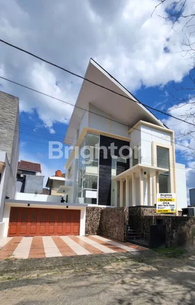 image DI JUAL RUMAH MEWAH 2 LANTAI DI PERUMAHAN VILLA TAMARA  (1)