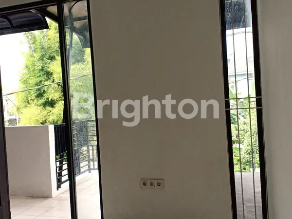 image RUMAH 2 LANTAI SIAP HUNI UBUD VILLAGE CILEDUG TANGERANG LT90 LB120 SHM 2 KAMAR TIDUR 2 KAMAR MANDI (7)