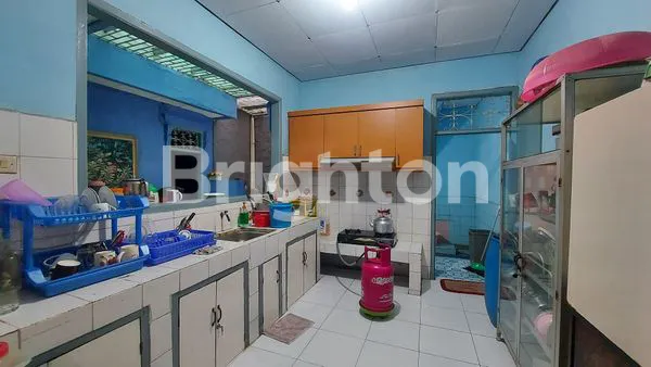 image RUMAH DI KAVLING POLRI JELAMBAR JAKARTA BARAT, TAMAN LUAS DAN ASRI (4)