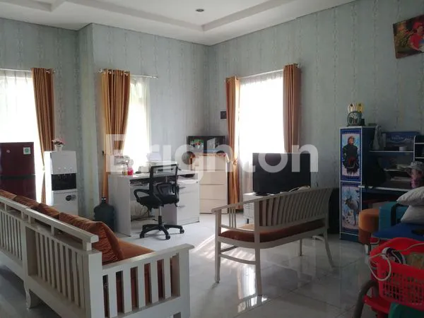 image RUMAH 2 LANTAI POSISI HOEK FULL FURNISHED DI PERUMAHAN CENTRAL KARAWACI (4)
