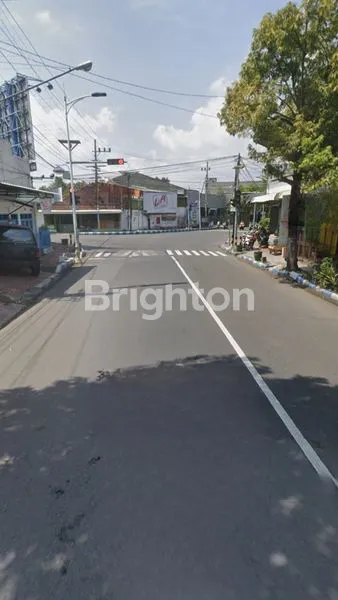 image RUMAH DI TULUNGAGUNG LUAS DAN STRATEGIS DEKAT JALAN BESAR (2)