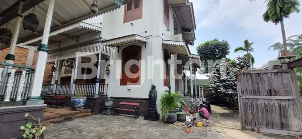 image RUMAH MEWAH ARJUNA JAKA SETIA BEKASI BANGUNAN JATI 2 LANTAI DENGAN DESIGN CHINA PERANAKAN (2)