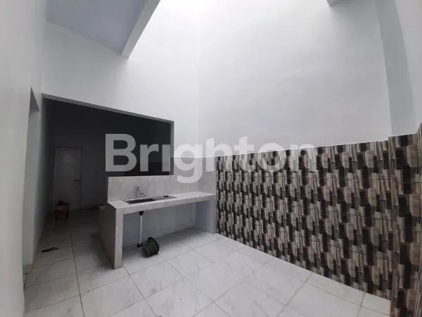 image RUMAH BARU KEMANGGISAN BEBAS BANJIR DENGAN POOL AKSES TOL KEBON JERUK (8)