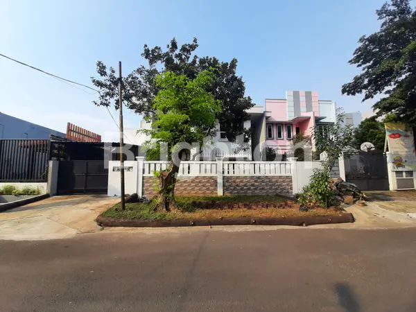 image RUMAH BARU KEMANGGISAN BEBAS BANJIR DENGAN POOL AKSES TOL KEBON JERUK (1)