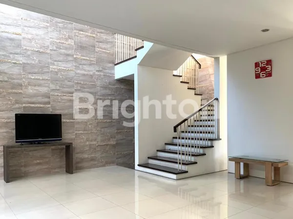 image NEGO RUMAH MINIMALIS 2 LANTAI SUPER CIAMIK MEWAH BUKIT GOLF CITRALAND BEBAS BANJIR LOKASI STRATEGIS DEKAT CLUSTER CRYSTAL GOLF GWALK UC MAYJEN SUNGKONO HR MUHAMMAD  SURABAYA (6)