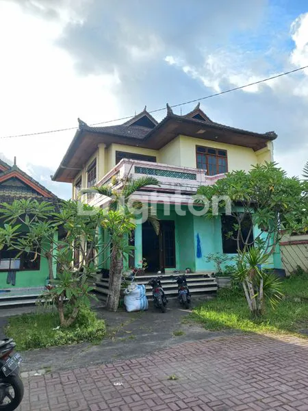 image RUMAH MEWAH LANTAI 2 DI KOTA GIANYAR (1)