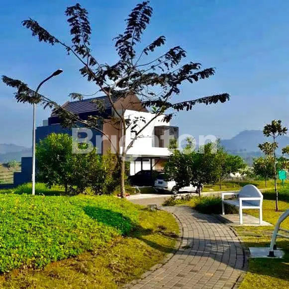 RUMAH MEWAH SIAP HUNI VIEW DANAU DI KOTA BARU PARAHYANGAN KAB. BANDUNG BARAT