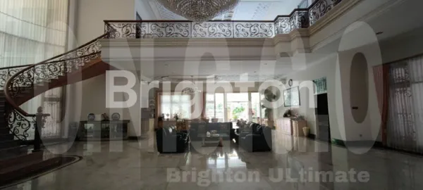 image RUMAH MEWAH 2 LANTAI STRATEGIS DEKAT GALAXY MALL, WISMA PERMAI, KERTAJAYA (1)