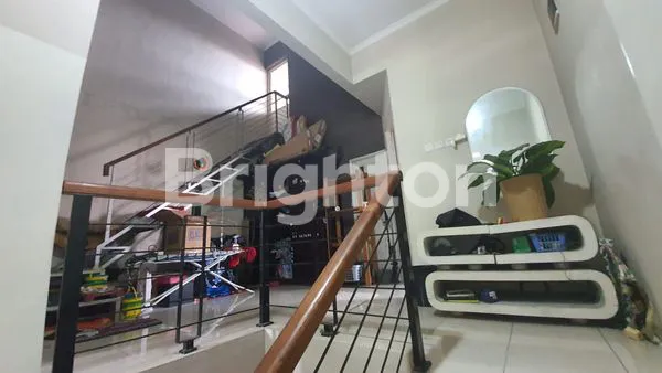 image RUMAH HOEK SIAP HUNI DI NEW GRAHA SANTIKA (1)