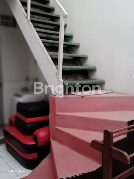 image RUMAH BAGUS SIAP HUNI DI DEKAT JALAN RAYA & PETOKOAN DI SAWOJAJAR (5)