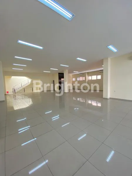 RUKO 3 LANTAI TENGAH KOTA SEMARANG GAJAH MADA DEKAT TUGU MUDA SIMPANG LIMA