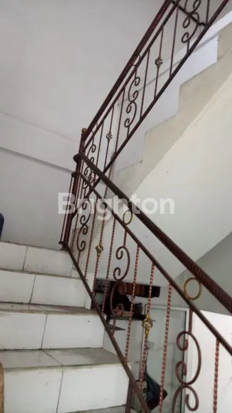 image RUKO 2 LANTAI BYPASS DHARMAGIRI GIANYAR (2)