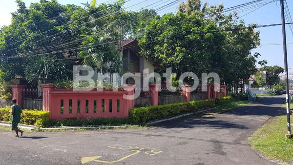 image RUMAH HOOK KLASIK DI BUNGA-BUNGA SOEHAT (1)