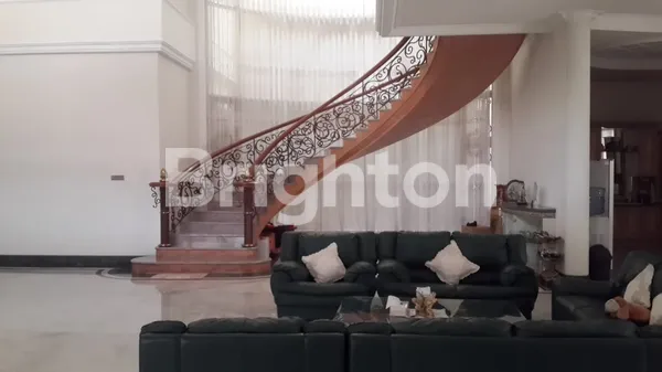 image DHARMAHUSADA DIJALAN KEMBAR MEWAH DEKAT JALAN RAYA (3)