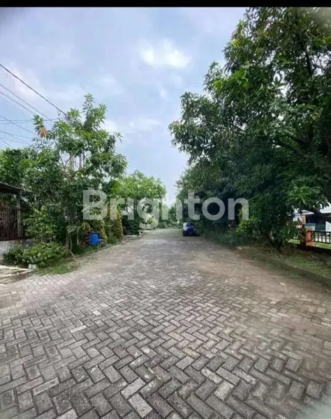 image HUNIAN DAERAH PERUM GUNUNGANYAR (2)