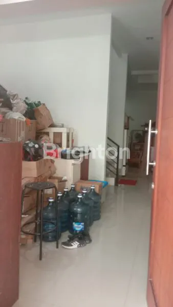 image RUMAH 3,5 LANTAI SIAP HUNI  MASUK KOMPLEK BERLOKASI JELAMBAR GROGOL (3)