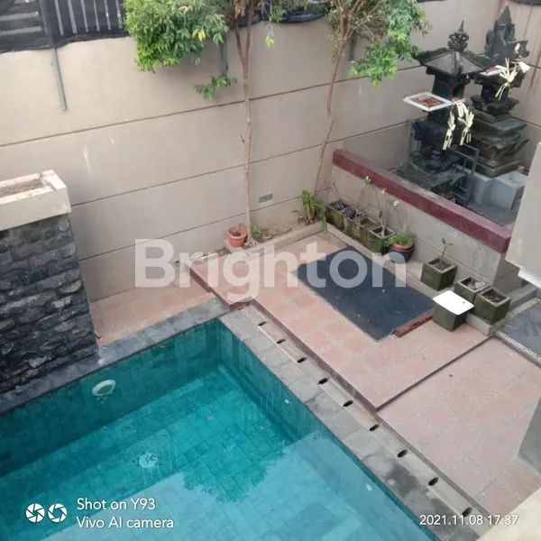 image VILLA WITH POOL STRATEGIS AREA (1)