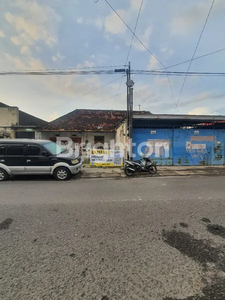 image RUMAH LAMA HITUNG TANAH DAERAH KEMETIRAN SELANGKAH MALIOBORO DAERAH ISTIMEWA YOGYAKARTA (1)