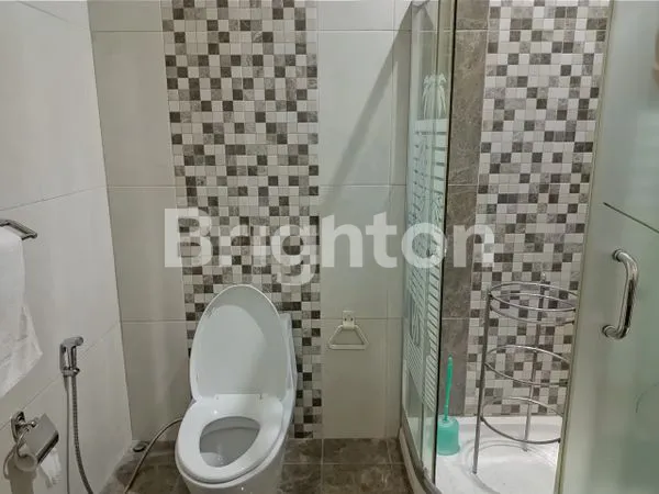 image RUMAH CANTIK 2 1/2 LANTAI ASRI  SIAP HUNI SELANGKAH KE TOL (13)