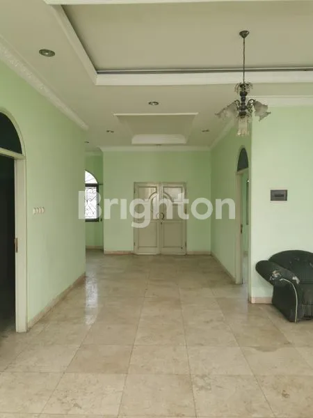 image RUMAH MEGAH DI PEDUNGAN (5)