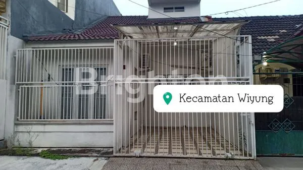 image RUMAH 1,5 LANTAI DAERAH WIYUNG (5)