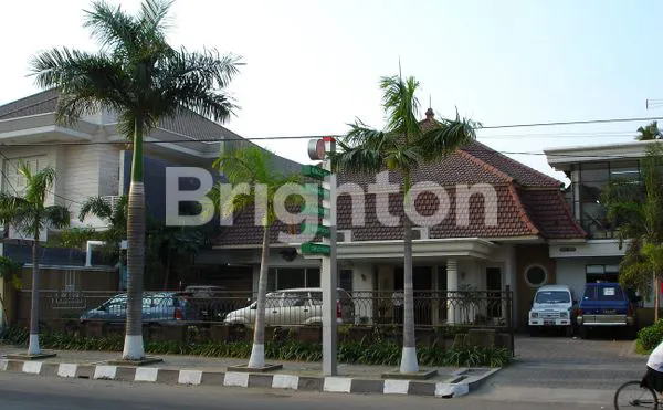 image RUMAH BESAR DI JLN KARTINI SURABAYA (3)