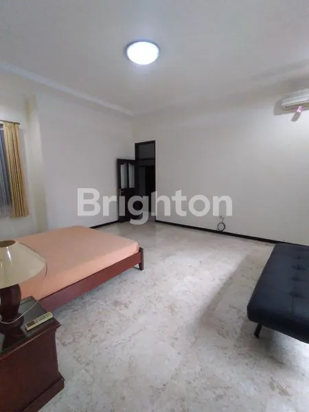 image RUMAH MEWAH POOL 2 LANTAI SATELIT DEKAT HR MUHAMMAD (5)