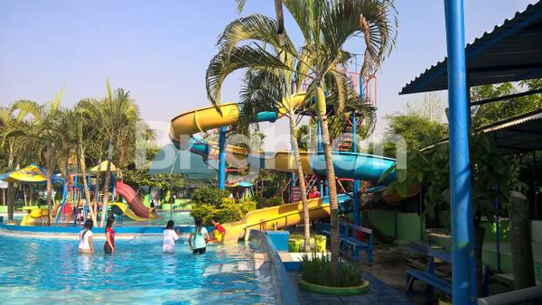 image TEMPAT USAHA KOLAM RENANG MOJOKERTO (3)