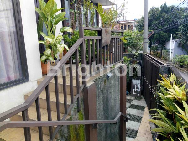 image RUMAH 2 LANTAI DI KOTA BANDUNG (1)