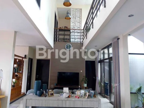 image RUMAH 2 LANTAI DI KOTA BANDUNG (3)