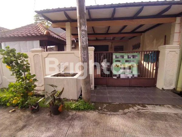 image RUMAH SIAP HUNI DENGAN 4 KAMAR TIDUR AMAN DALAM KOMPLEK (5)