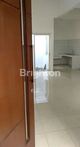 image RUMAH STRATEGIS DI TENGAH KOTA (4)