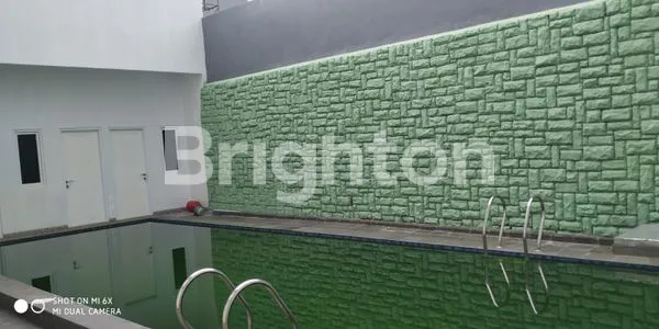 image RUMAH KEBON JERUK JAKARTA BARAT, EKSKLUSIF 3 LANTAI ADA SWIMMING POOL (5)