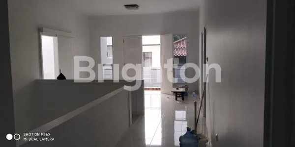 image RUMAH KEBON JERUK JAKARTA BARAT, EKSKLUSIF 3 LANTAI ADA SWIMMING POOL (3)