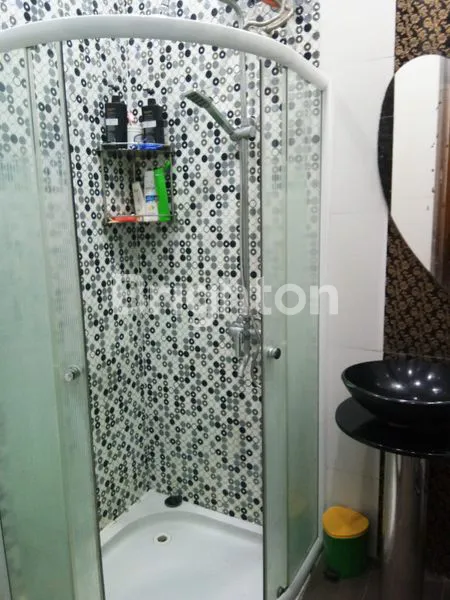 image RUMAH CANTIK DITENGAH  KOMPLEK YANG ASRI (6)