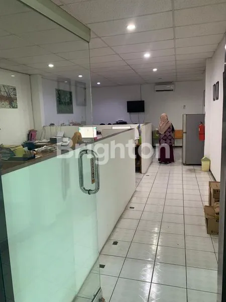 image GEDUNG KANTOR RAYA PRAPEN LOKASI STRATEGIS (3)