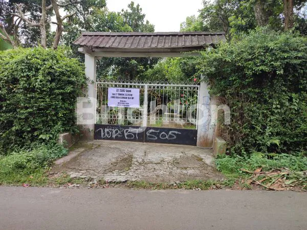 image RUMAH LUAS ASRI HITUNG TANAH DAERAH SEJUK (2)