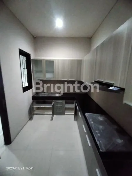 image RUMAH BARU MEWAH DI TENGGILIS UTARA DEKAT UBAYA (2)