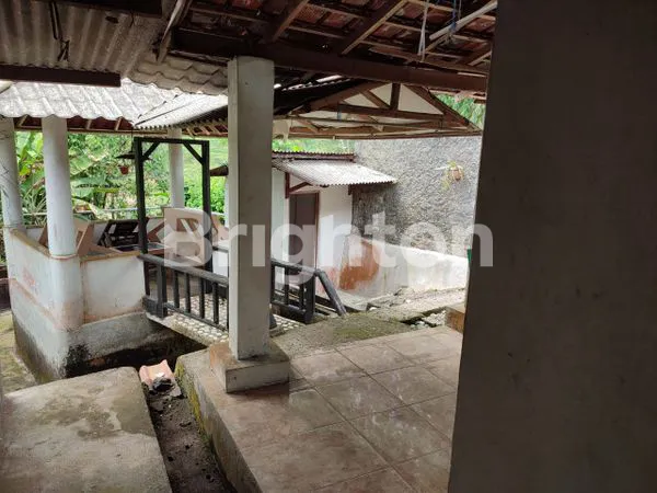 image RUMAH LUAS ASRI HITUNG TANAH DAERAH SEJUK (3)