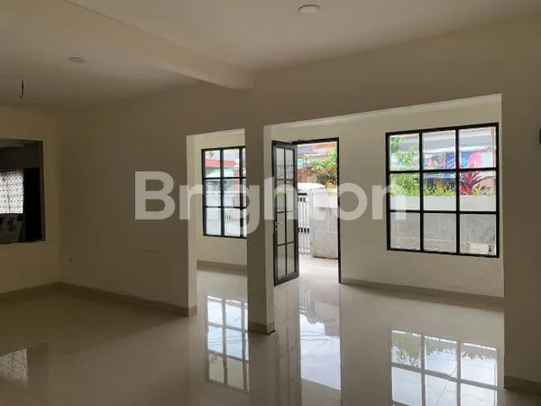 image RUMAH KOS DI DEPAN RS CIKINI JAKARTA PUSAT (1)