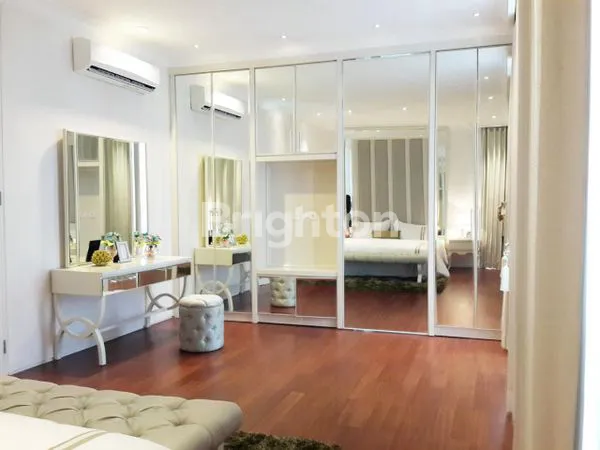 image RUMAH MEWAH LARITZ EMBASSY PAKUWON INDAH SBY BARAT. (1)