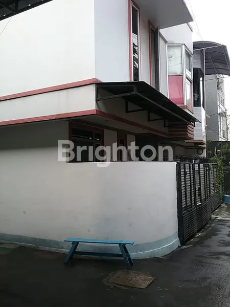 image RUMAH HOEK 2 LANTAI DI JL RAMBUTAN (4)