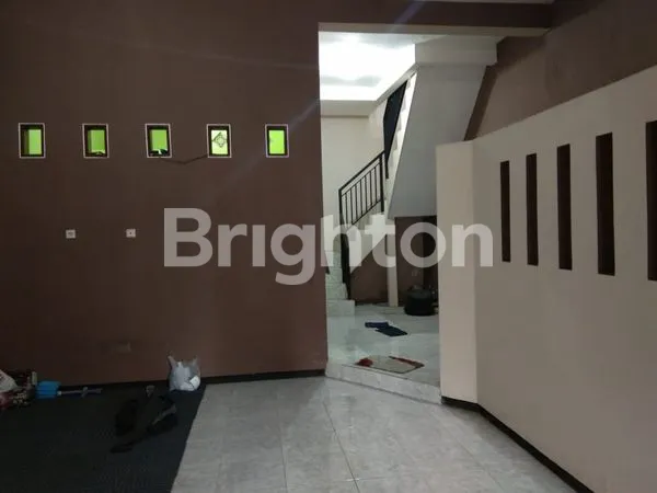 image RUMAH 2 LANTAI DI KAHURIPAN NIRWANA VILLAGE SIDOARJO (1)